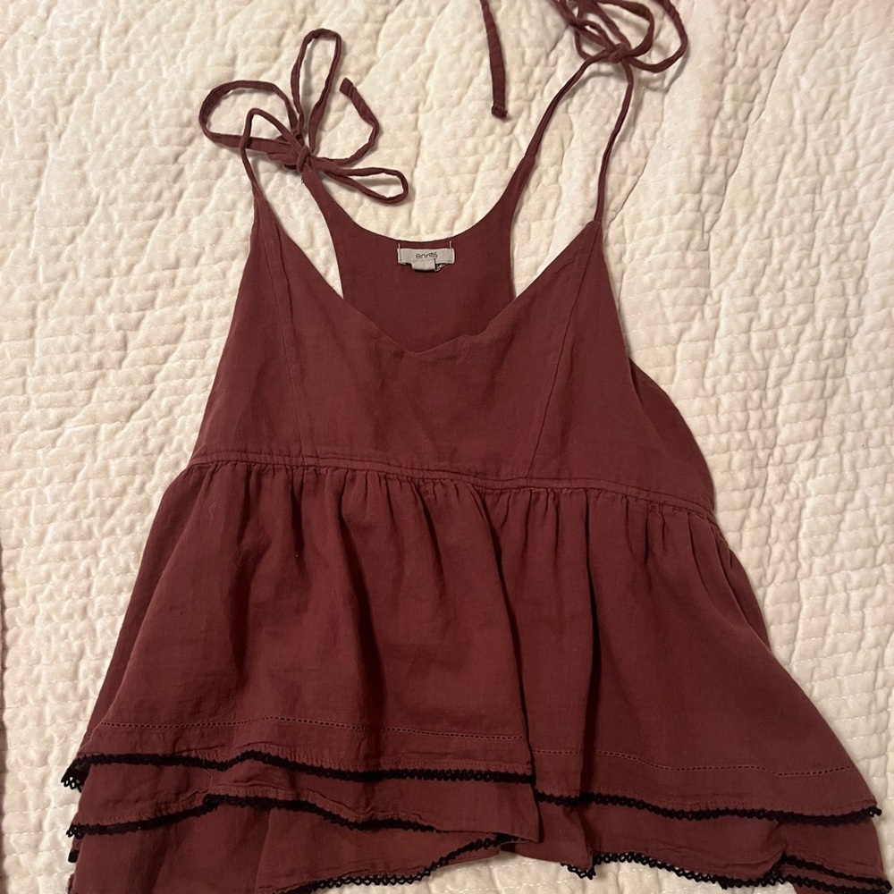 ecote maroon ruffle top! Size medium